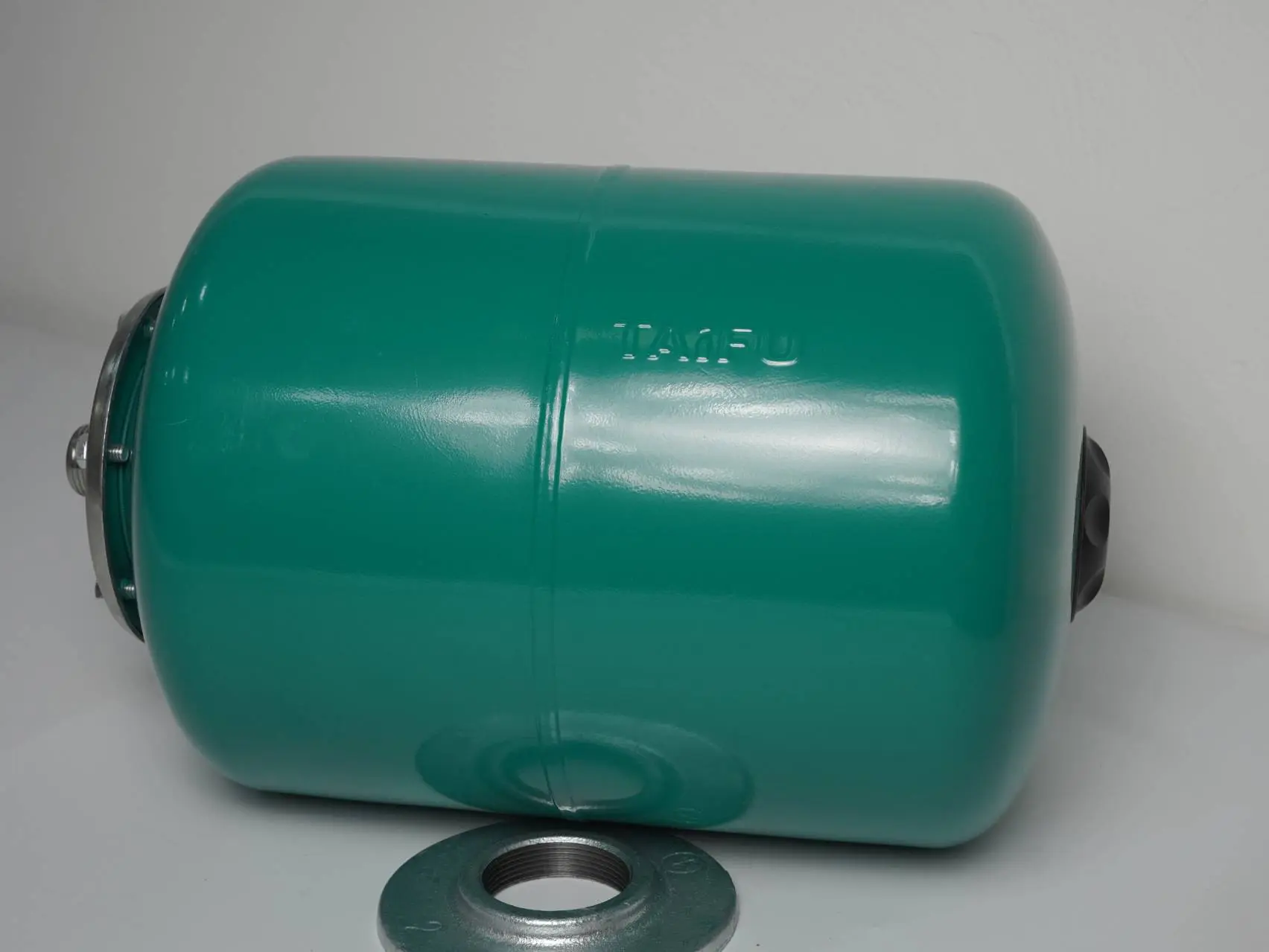 DSC06197 TANQUE HIDRONEUMATICO TAIFU - Imagen 1